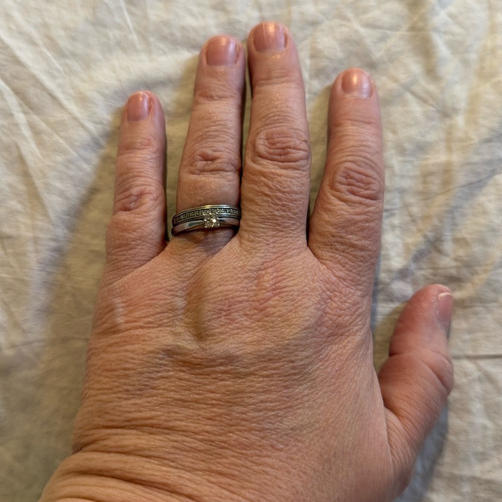 Silver wedding ring set